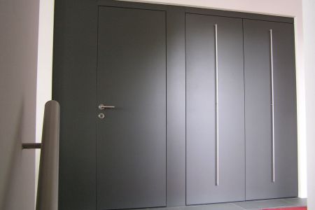 Schrank und Türe 01.JPG