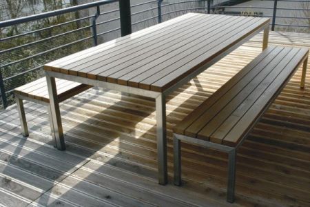 Tisch und Bank Laerche 01 gross.jpg